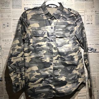 グローバルワーク(GLOBAL WORK)のGLOBAL WORK グローバルワーク 迷彩シャツ size M(シャツ)