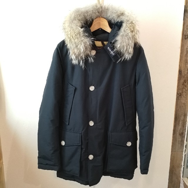 WOOLRICH(ウールリッチ)のウールリッチ　ダウン　ネイビー　メンズ　Ｓサイズ メンズのジャケット/アウター(ダウンジャケット)の商品写真