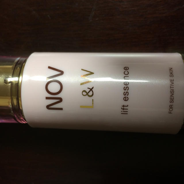 NOV(ノブ)のNOV L&W 美容液 コスメ/美容のスキンケア/基礎化粧品(美容液)の商品写真