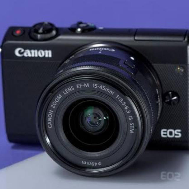 Canon(キヤノン)のEOS M100 EF-M15-45 IS STMレンズキット スマホ/家電/カメラのカメラ(ミラーレス一眼)の商品写真