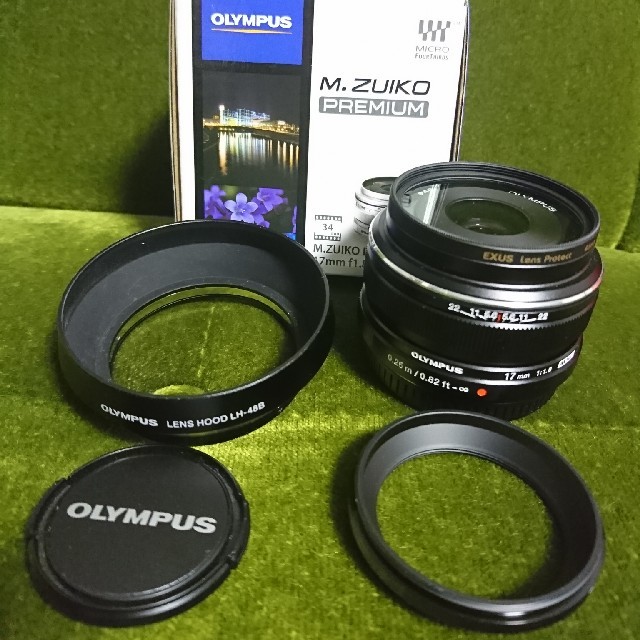 M.ZUIKO DIGITAL 17mm f1.8 フード、レンズプロテクター付 スマホ/家電/カメラのカメラ(レンズ(単焦点))の商品写真