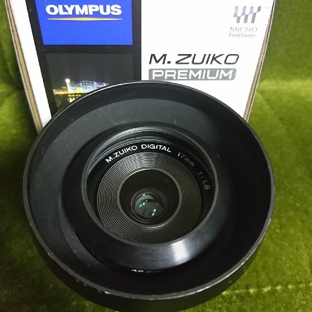 M.ZUIKO DIGITAL 17mm f1.8 フード、レンズプロテクター付 スマホ/家電/カメラのカメラ(レンズ(単焦点))の商品写真