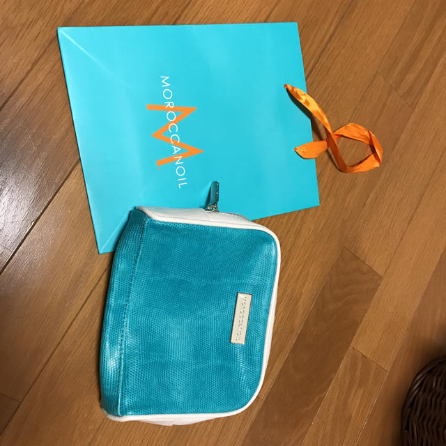 Moroccan oil(モロッカンオイル)のモロッカンオイル ポーチ 紙袋付き レディースのファッション小物(ポーチ)の商品写真