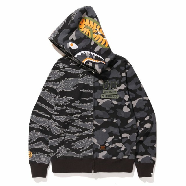 A BATHING APE(アベイシングエイプ)の【定価以下】Lサイズ UNDEFEATED×BAPE パーカー メンズのトップス(パーカー)の商品写真