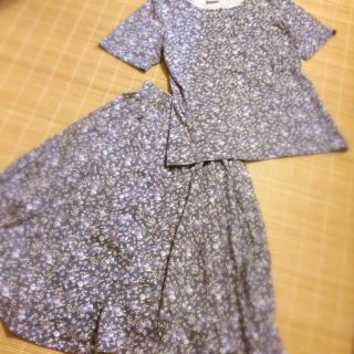 ローラアシュレイ(LAURA ASHLEY)のレトロ花セットアップ(セット/コーデ)