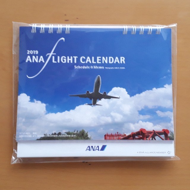 ANA(全日本空輸)(エーエヌエー(ゼンニッポンクウユ))のANA　2019年卓上カレンダー インテリア/住まい/日用品の文房具(カレンダー/スケジュール)の商品写真