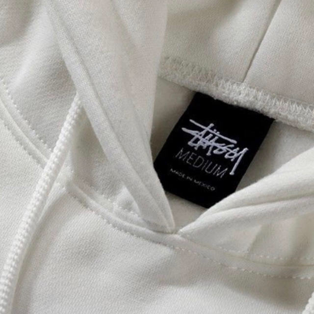 新品未使用半額^. .^ ੭stussy（ステューシー）パーカー ホワイト