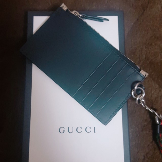 Gucci - キングスネークプリント GGスプリーム カードケースの通販 by
