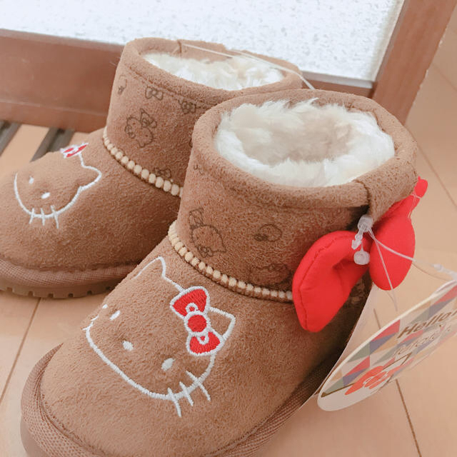 futafuta(フタフタ)のフタフタ キティ ムートンブーツ キッズ/ベビー/マタニティのベビー靴/シューズ(~14cm)(ブーツ)の商品写真