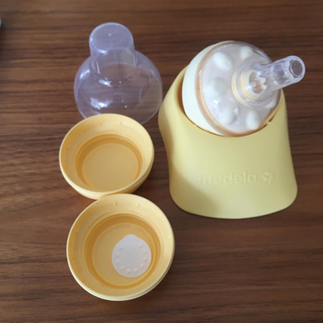 medela swing自動搾乳機 キッズ/ベビー/マタニティの授乳/お食事用品(哺乳ビン)の商品写真