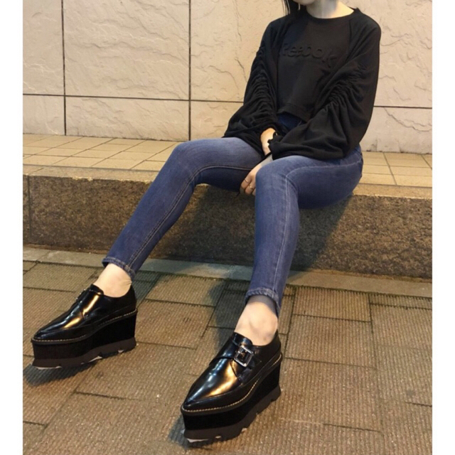 MURUA(ムルーア)の【kawaiさん専用】ベロアソールローファー レディースの靴/シューズ(ローファー/革靴)の商品写真