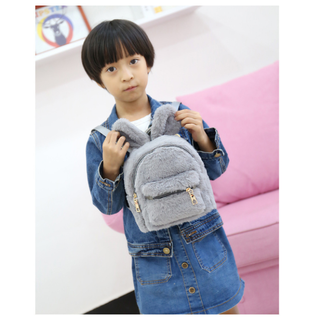 女の子 リュックサック かわいいファーバッグ 新品 キッズ/ベビー/マタニティのこども用バッグ(リュックサック)の商品写真