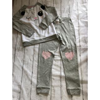 エイチアンドエム(H&M)の新品 H&M パンダ グレー 長袖 膝ハートモフモフ パジャマ 130 6〜8Y(パジャマ)