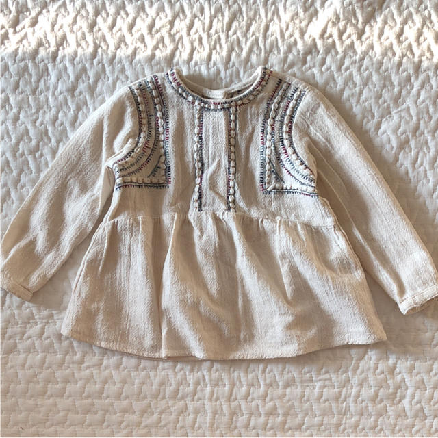 ZARA KIDS(ザラキッズ)のZara baby ☆ 刺繍ブラウス キッズ/ベビー/マタニティのキッズ服女の子用(90cm~)(ブラウス)の商品写真