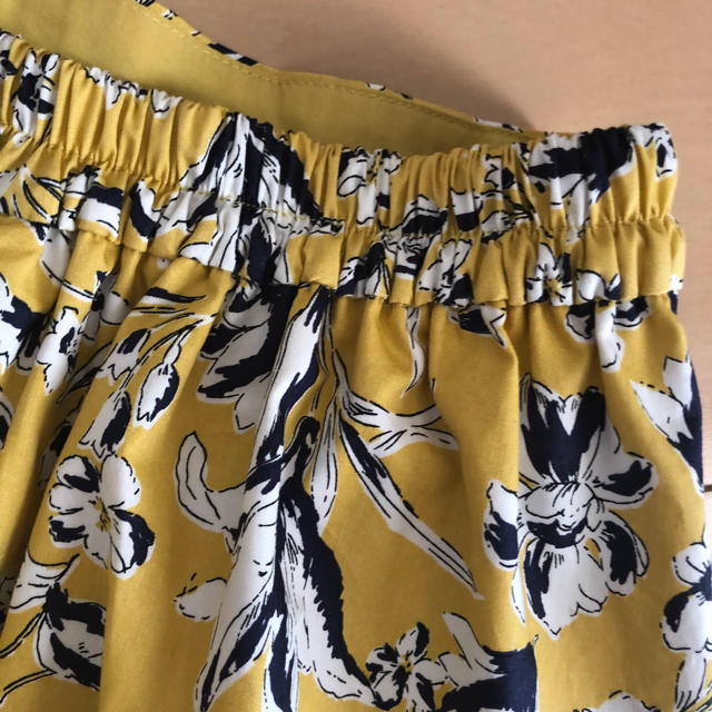 GU(ジーユー)のロングスカート イエロー人気 花柄スカート レディースのスカート(ロングスカート)の商品写真