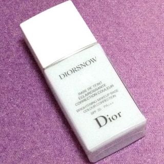 ディオール(Dior)のDior snow ディオール スノー メイクアップベース UV35 ブルー(化粧下地)