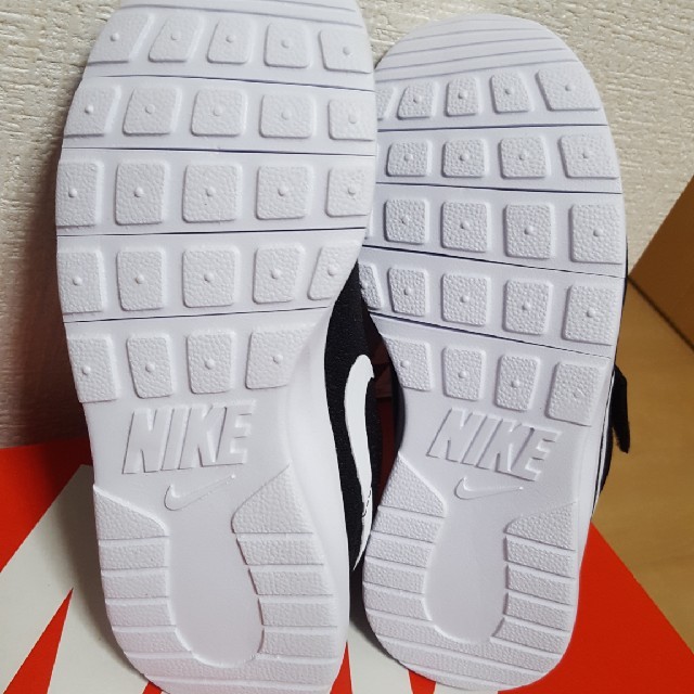 NIKE(ナイキ)の【NIKE】タンジュン PSV 19cm キッズ/ベビー/マタニティのキッズ靴/シューズ(15cm~)(スニーカー)の商品写真