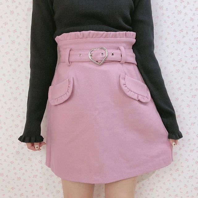 Honey Cinnamon(ハニーシナモン)のハニーシナモン ハートバックル台形スカート 新品 レディースのスカート(ミニスカート)の商品写真