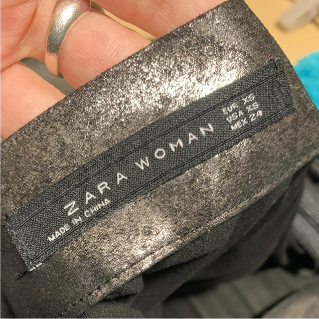 ZARA(ザラ)のZARA メタリックプリーツスカート レディースのスカート(ひざ丈スカート)の商品写真