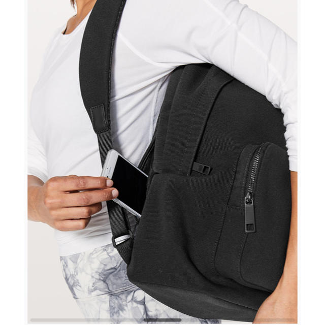 lululemon(ルルレモン)のルルレモン  新品未使用 everywhere backpack リュック レディースのバッグ(リュック/バックパック)の商品写真