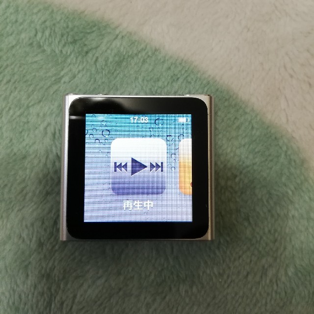 Apple(アップル)のiPod nano第6世代　シルバー スマホ/家電/カメラのオーディオ機器(ポータブルプレーヤー)の商品写真