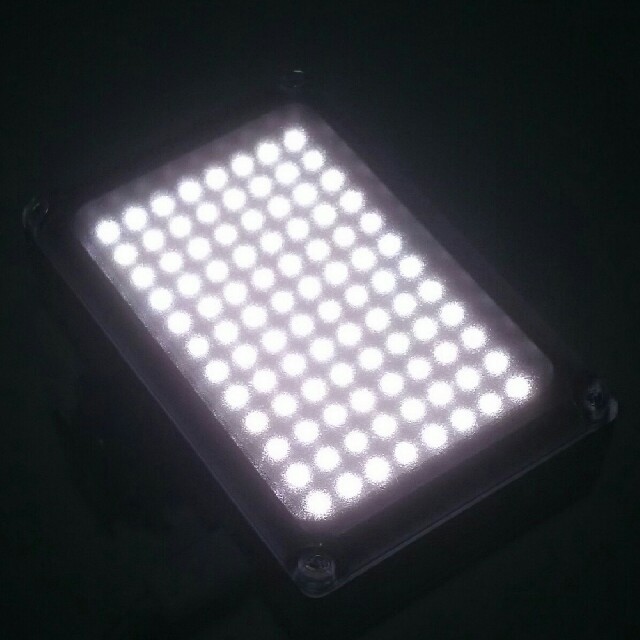 カメラ関連 充電式LEDライト 96灯 乾電池使用可 2電源 スマホ/家電/カメラのカメラ(ストロボ/照明)の商品写真