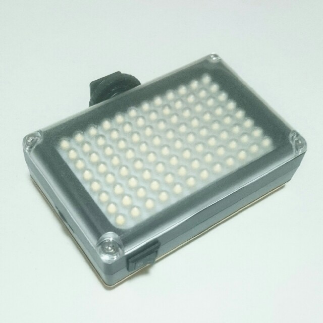カメラ関連 充電式LEDライト 96灯 乾電池使用可 2電源 スマホ/家電/カメラのカメラ(ストロボ/照明)の商品写真