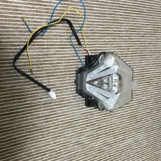 mt-25  yzf-R25 LEDウィンカー内蔵テールランプ(パーツ)