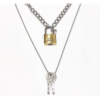 バレンシアガ(Balenciaga)のtrendywoobi key necklace 南京錠ネックレス ユニセックス(ネックレス)