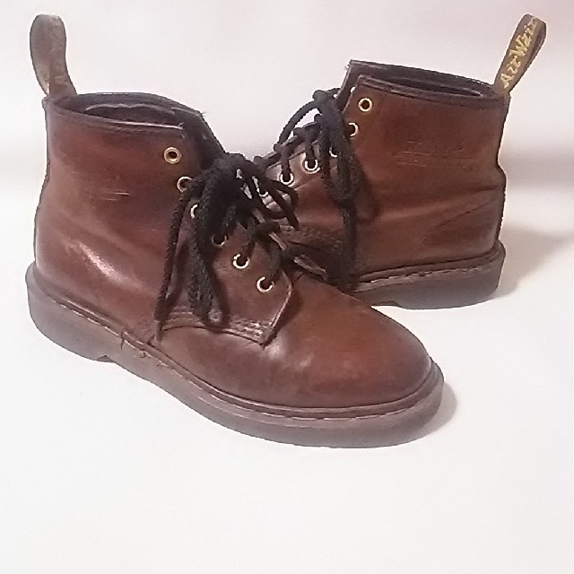 Dr.Martens(ドクターマーチン)の
希少イングランド製80sビンテージ!ドクターマーチン6ホールブーツ茶


 メンズの靴/シューズ(ブーツ)の商品写真