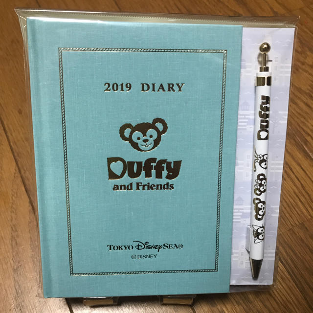 ダッフィー(ダッフィー)のディズニー、ダッフィー2019年度手帳 インテリア/住まい/日用品の文房具(カレンダー/スケジュール)の商品写真