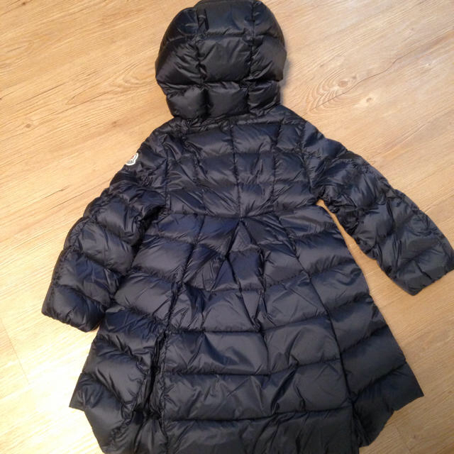 MONCLER(モンクレール)のモンクレール キッズ ベビー ダウン コート キッズ/ベビー/マタニティのキッズ服女の子用(90cm~)(ジャケット/上着)の商品写真