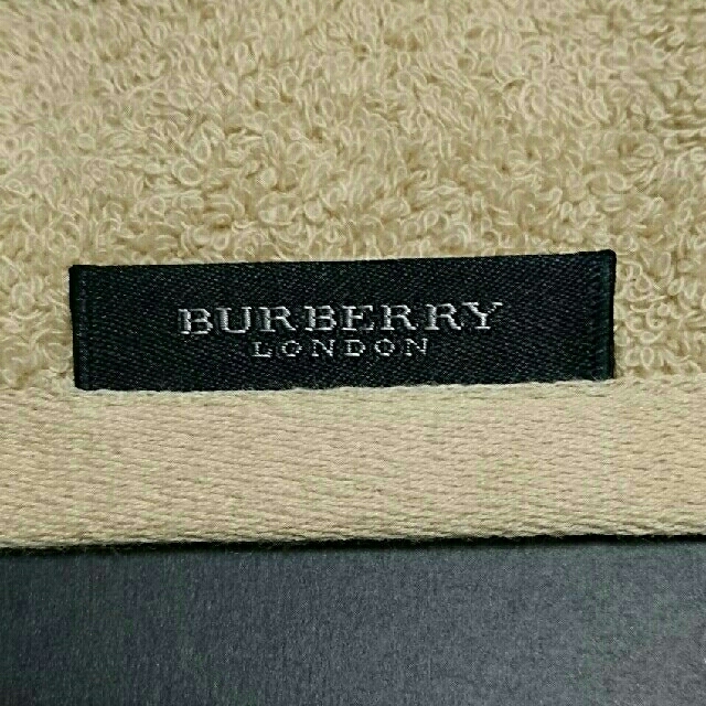 BURBERRY(バーバリー)のバーバリーフェイスタオル インテリア/住まい/日用品の日用品/生活雑貨/旅行(タオル/バス用品)の商品写真