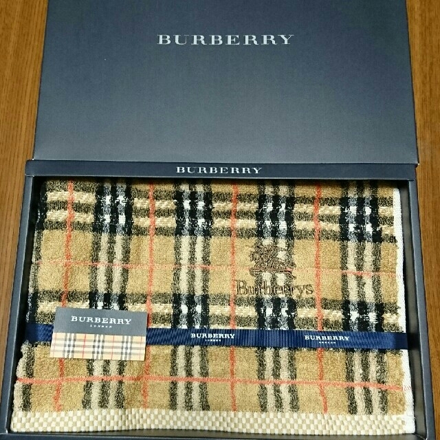 BURBERRY(バーバリー)のバーバリーフェイスタオル インテリア/住まい/日用品の日用品/生活雑貨/旅行(タオル/バス用品)の商品写真