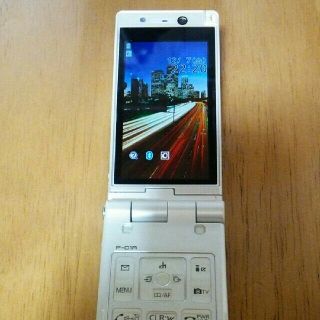 エヌティティドコモ(NTTdocomo)のdocomo  P-01A(携帯電話本体)