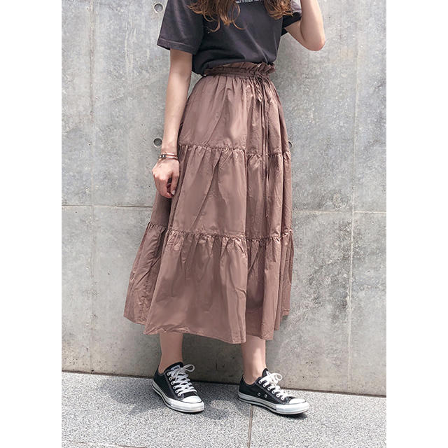 one after another NICE CLAUP(ワンアフターアナザーナイスクラップ)のティアードスカート ブラウン レディースのスカート(ロングスカート)の商品写真