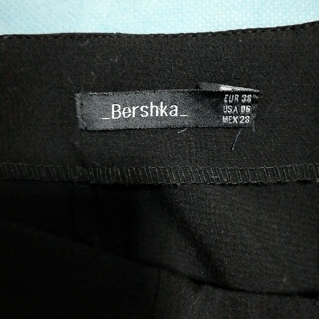 Bershka(ベルシュカ)のベルシュカ　Bershka ショートパンツ　38 ブラック レディースのパンツ(ショートパンツ)の商品写真