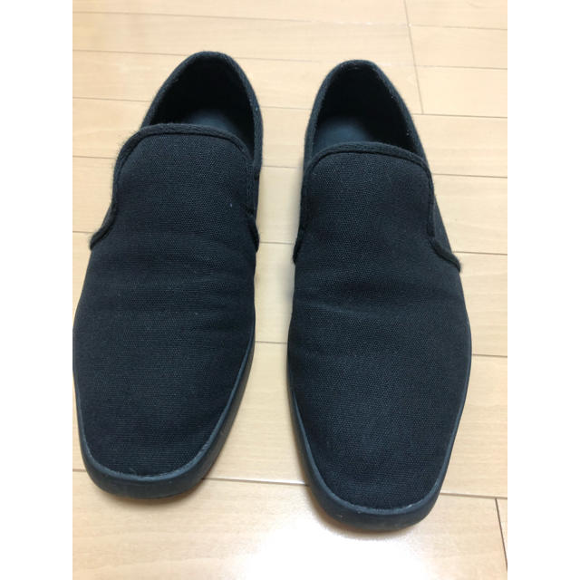 UNIQLO(ユニクロ)のシロさん専用  UNIQLO × LEMAIRE スリッポン  黒 26.5㎝ メンズの靴/シューズ(スニーカー)の商品写真