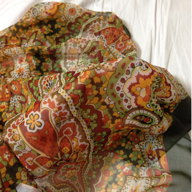 レトロ花柄 スカーフ レディースのファッション小物(ストール/パシュミナ)の商品写真