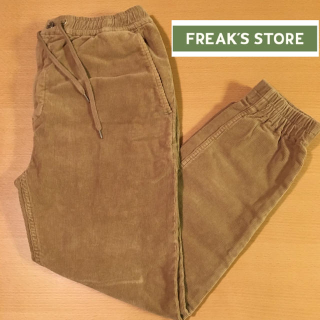 FREAK'S STORE(フリークスストア)のフリークスストア ストレッチ コーデュロイ ジョガーパンツ ベージュ メンズのパンツ(その他)の商品写真
