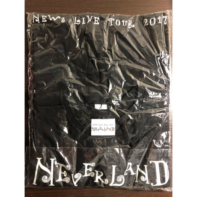 NEWS(ニュース)の【新品未使用】NEWS NEVERLAND ライブTシャツ エンタメ/ホビーのタレントグッズ(アイドルグッズ)の商品写真