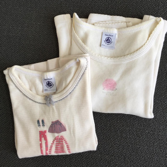 PETIT BATEAU(プチバトー)のプチバトー 長袖 肌着 2枚セット 3ans 95 キッズ/ベビー/マタニティのキッズ服女の子用(90cm~)(下着)の商品写真