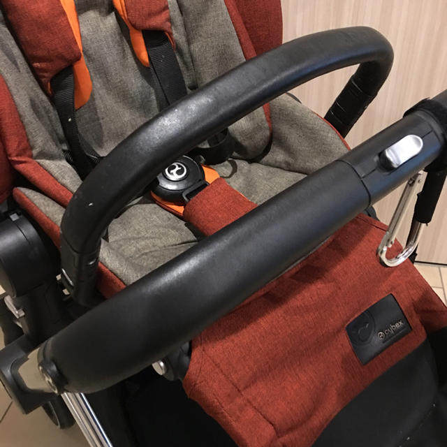 cybex(サイベックス)のcybex サイベックス  プリアム  オータムゴールド キッズ/ベビー/マタニティの外出/移動用品(ベビーカー/バギー)の商品写真