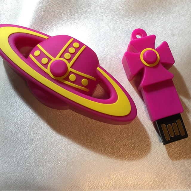 Vivienne Westwood(ヴィヴィアンウエストウッド)の非売品 USBメモリー スマホ/家電/カメラのPC/タブレット(PC周辺機器)の商品写真