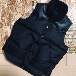 ユニフォームエクスペリメント(uniform experiment)のRocky Mauntain Featherbed × U.E ダウンベスト(ダウンベスト)