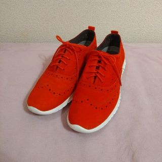 コールハーン(Cole Haan)のコールハーン ゼログランド スエード オックスフォード 赤 レディース(ローファー/革靴)