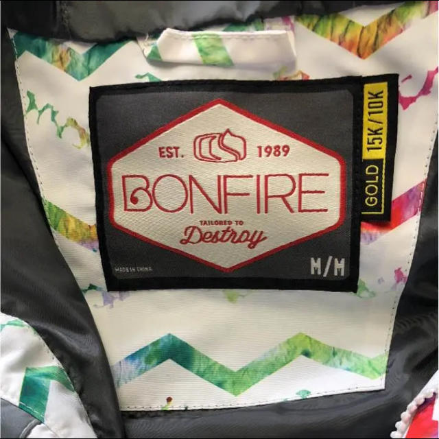 SALOMON(サロモン)のBONFIRE ウェア上下セット スポーツ/アウトドアのスノーボード(ウエア/装備)の商品写真