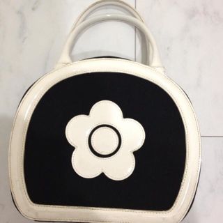 マリークワント(MARY QUANT)の中古品。マリクワバック(ハンドバッグ)