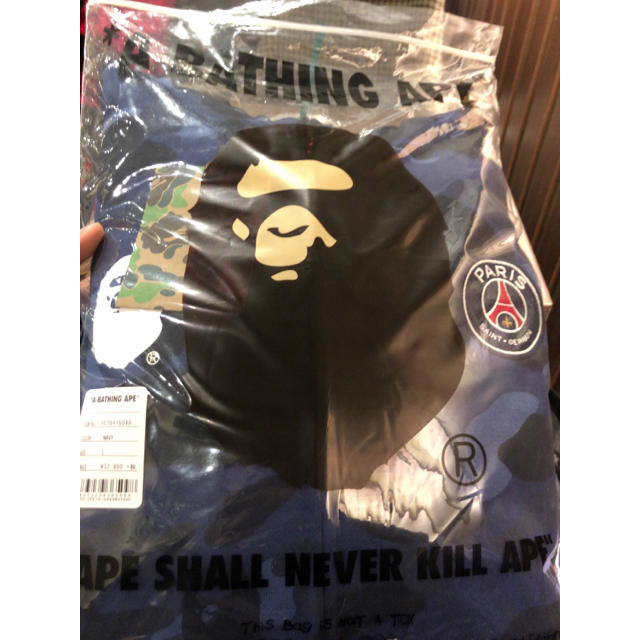 A BATHING APE(アベイシングエイプ)のa bathing ape bape psg シャークフーディー  メンズのトップス(パーカー)の商品写真