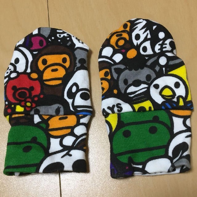 A BATHING APE(アベイシングエイプ)のA BATHING APE★エイプ ベビーマイロ★ミトン＆エコバッグセット キッズ/ベビー/マタニティのキッズ/ベビー/マタニティ その他(その他)の商品写真